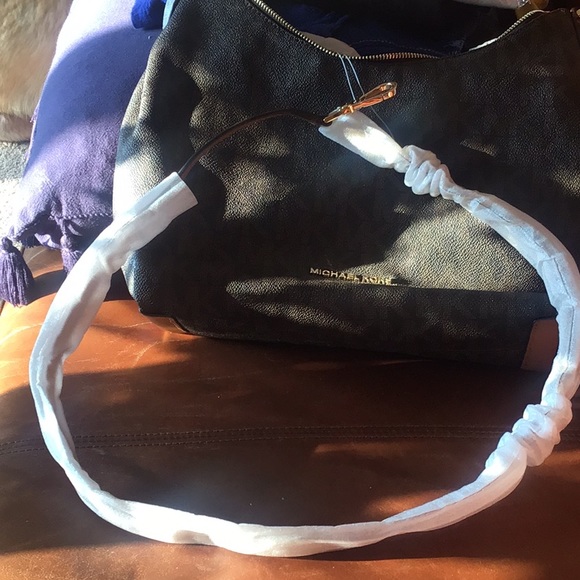 Michael Kors Medium shoulder Bag - Picture 8 of 8